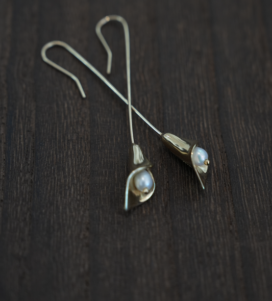 Midnight Lilly Earrings