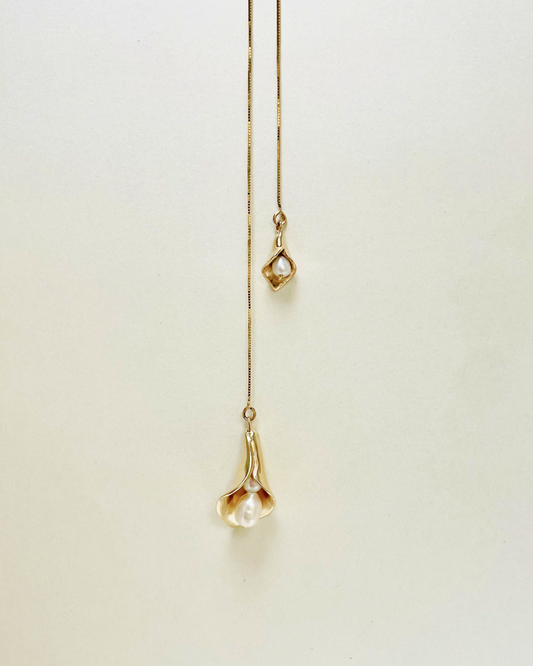 Midnight Lilly Pendant