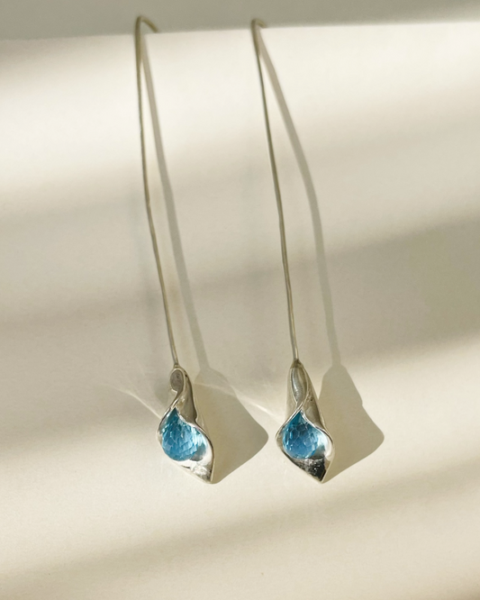 Midnight Lilly — Earrings