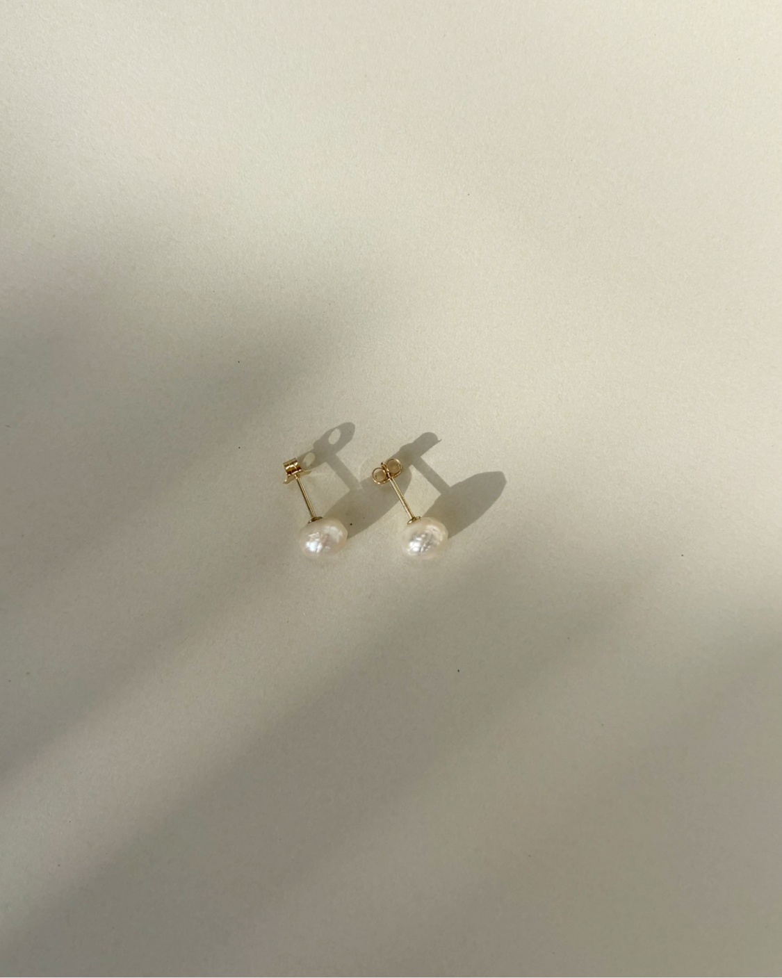 Le Perla Petite Studs